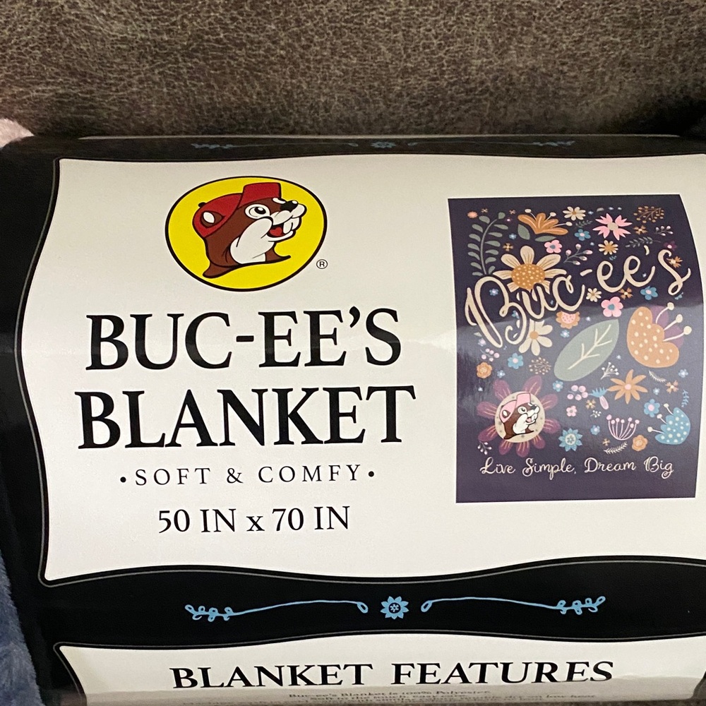 Buc-ee's Navy Floral Soft & Comfy Blanket - 50 x 70 in